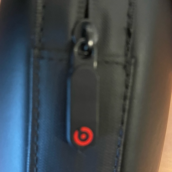 Selling beats headphone case - Picture 5 of 6